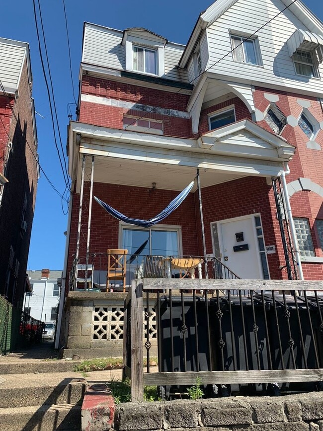 Building Photo - 417 Semple St Unit 1