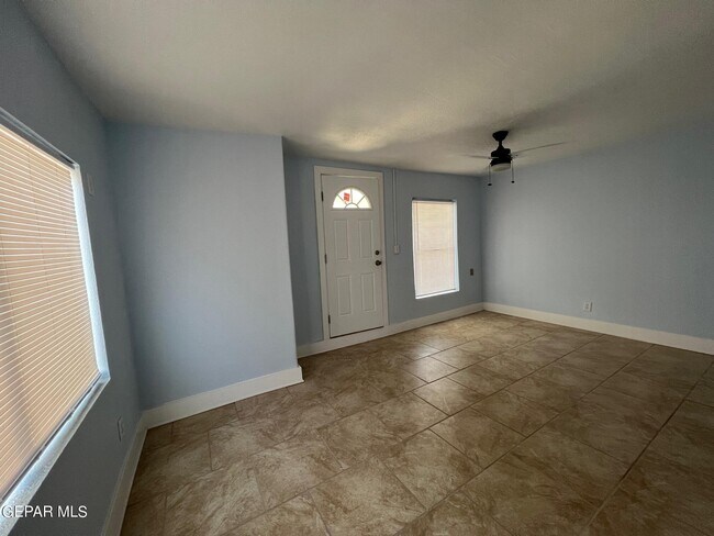 Photo - 8870 Sunland Rd