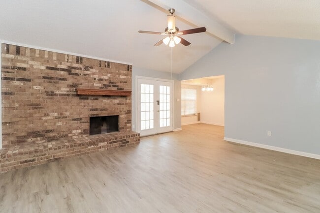 Photo - 6001 Old Mill Ct