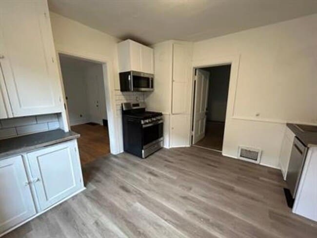 Building Photo - 217 N Livingston St Rental