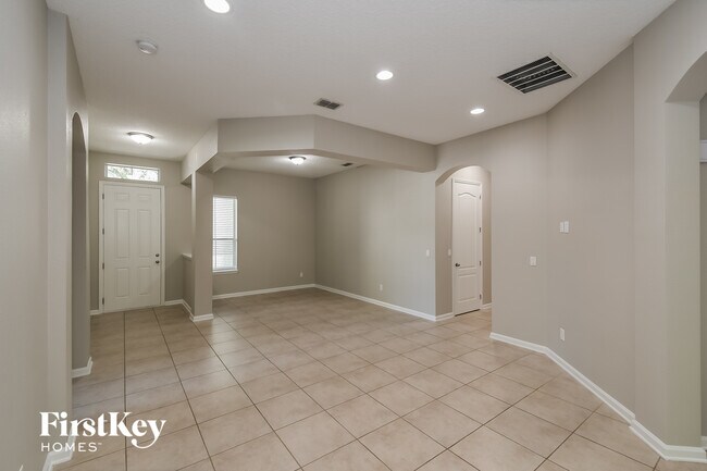 Photo - 466 Hefferon Dr