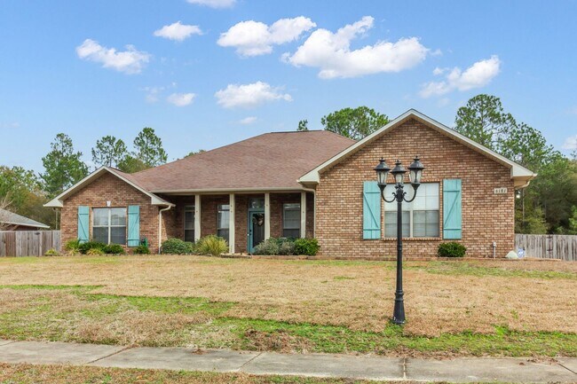 Photo - 4 Bedroom in Crestview on 1/2 acre lot!!!