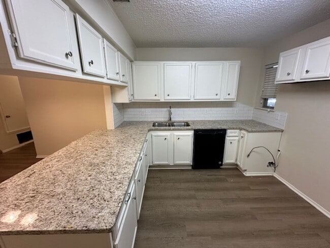 Building Photo - 809 Georgia Unit a