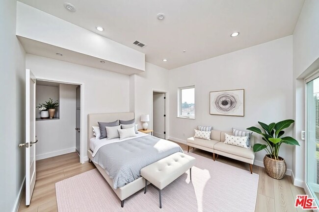 Photo - 1108 Queen Anne Pl