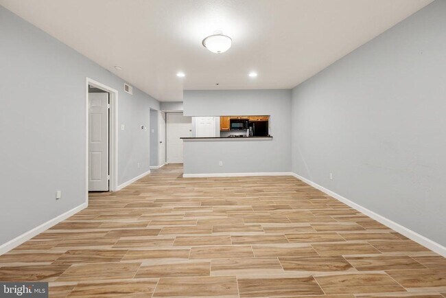 Photo - 3309 Wyndham Cir Unit 1183