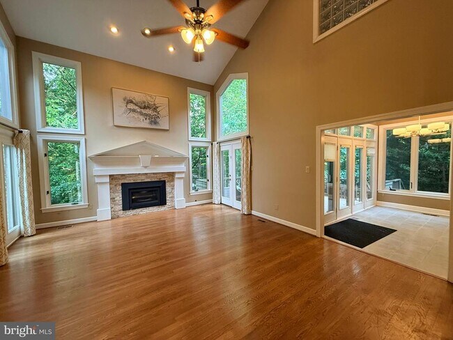 Photo - 1307 Stamford Way