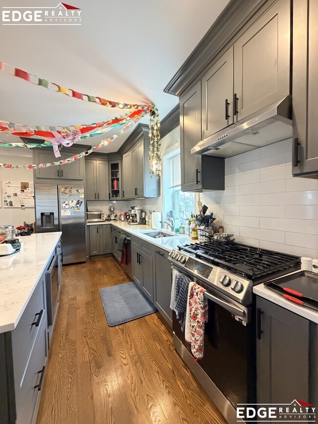 Photo - 240 Palfrey St