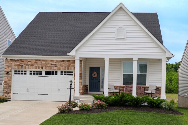 Photo - 4 Bedroom, 4 Bath Home w/Backyard Heated Pool overlooking Pearl's Fen