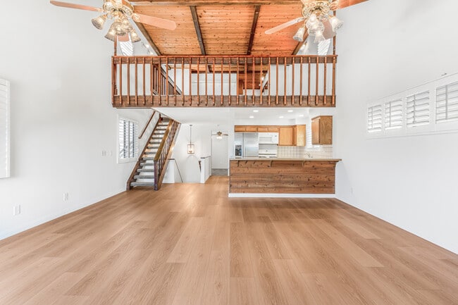 Photo - 225 Rossmore Dr