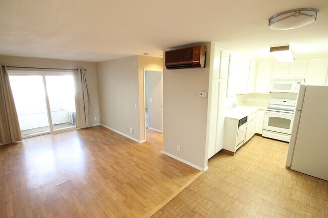Senior 62+ 1-bedroom Condo For Rent In UTC - Senior 62+ 1-bedroom Condo For Rent In UTC Unit 105