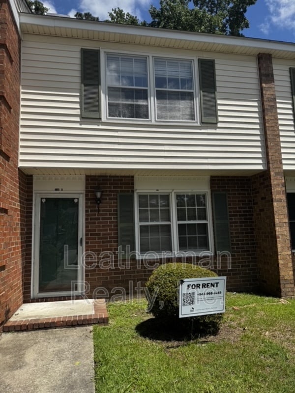 Photo - 738 Coventry Ln