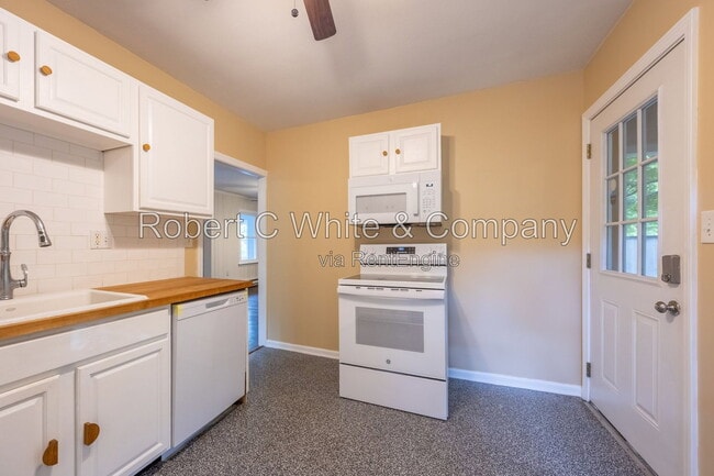 Photo - 102 Lake Rd