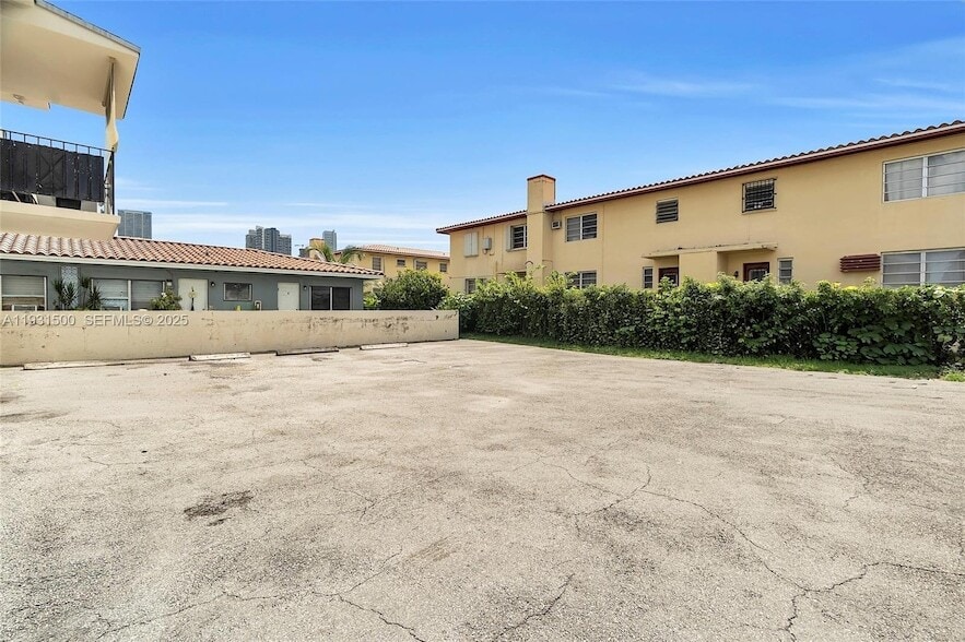 Photo - 644 SW 10th St Unit 5