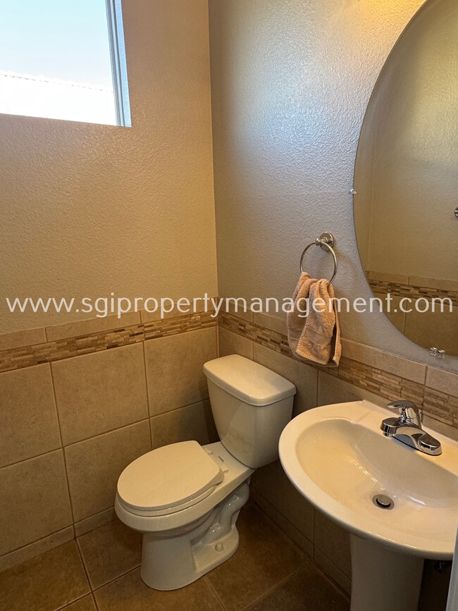 Photo - 1909 N 103rd Ln