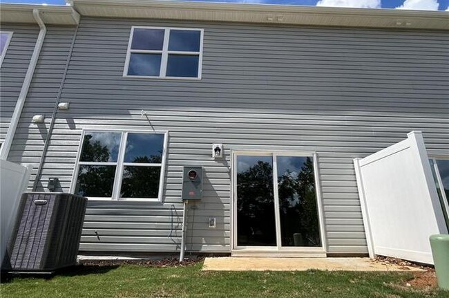 Photo - 2635 Westell Wy