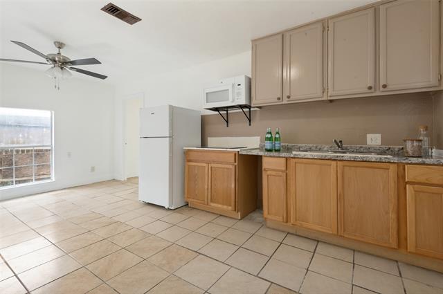 Photo - 403 N Britain Rd