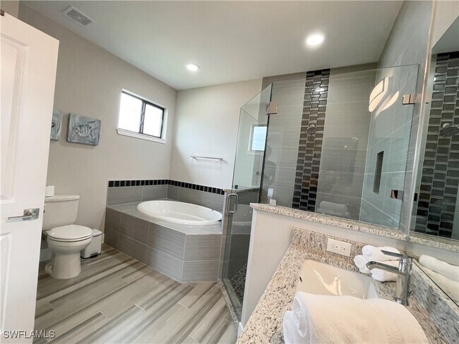 Photo - 812 SW 8th Pl