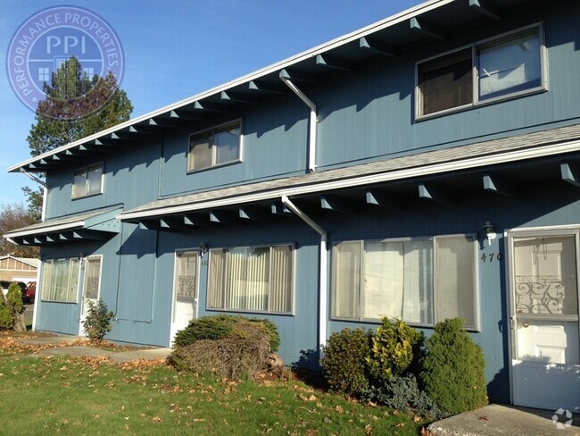 Building Photo - Pet Friendly Estacada Upper Level 1 Bedroo... Rental