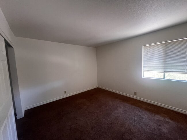 Photo - "Charming 2-Bed, 2-Bath Oasis in Las Vegas - Spacious 978 Sq Ft Haven!"