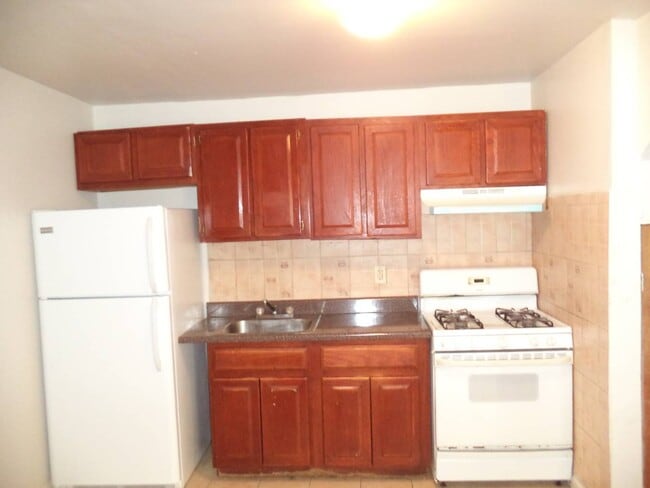 Photo - 107-53 Remington St