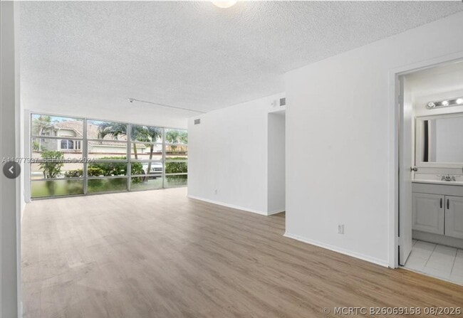 Building Photo - 2001 Atlantic Shores Blvd Unit 109