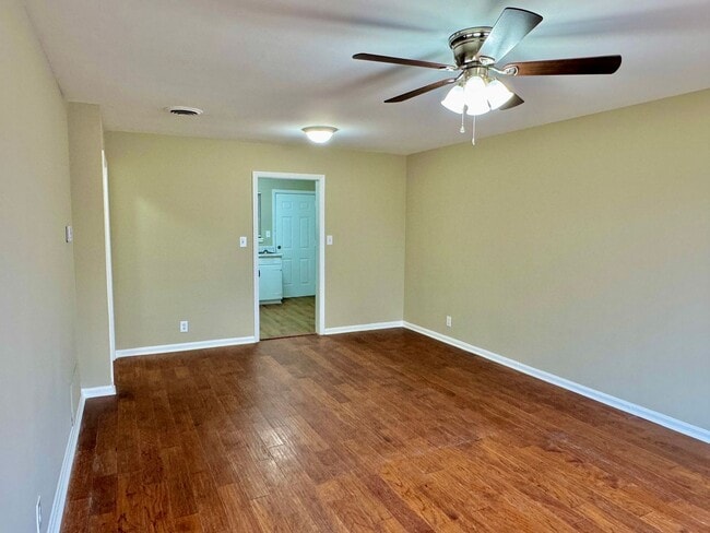 Photo - 2-Bedroom home is truly move-in ready!