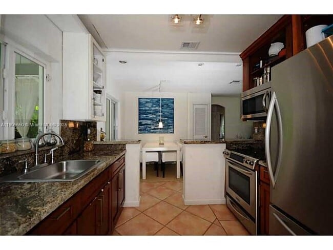 Photo - 273 NW 92nd St