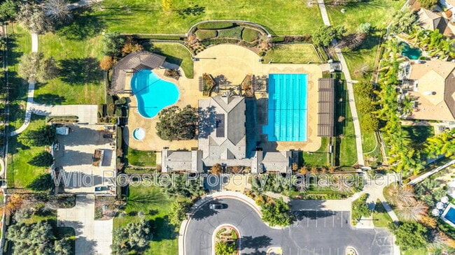 Photo - 400 Regatta Ln