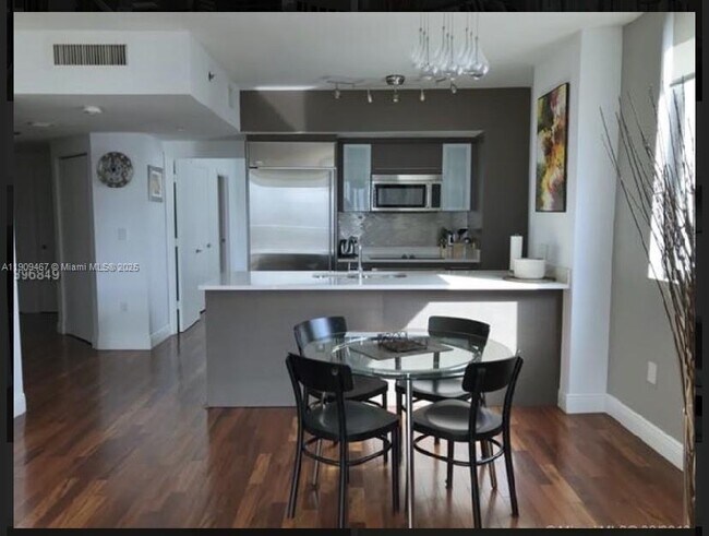 Photo - 55 SE 6th St Unit 3910