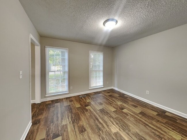 Photo - 1324 Interlaken Pass