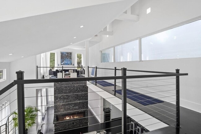 Photo - 1756 N Akin Dr NE