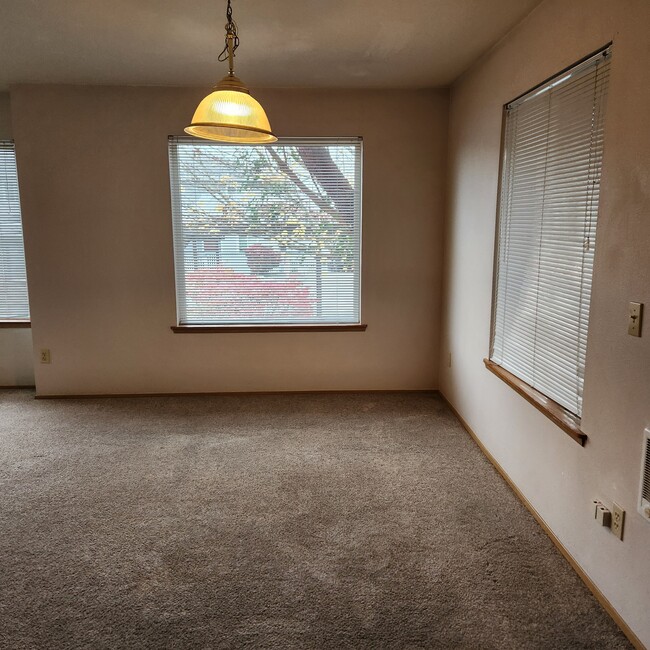 Comedor - 3603 Michelle Ln Unidad 3603A