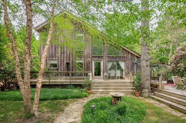 Photo - 46 Spring Close Hwy