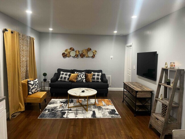 Photo - 2556 Main St Unit 2 BR, 1 Bath