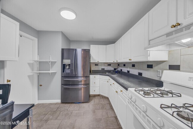 393 College Dr Unit 393