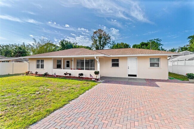 Photo - 2108 Outer Dr