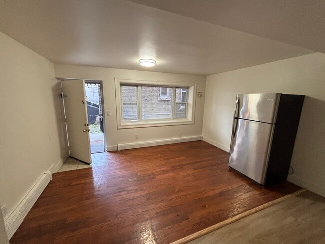 Photo - 140 71st St