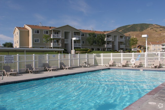 Pool - Elk Run Rental