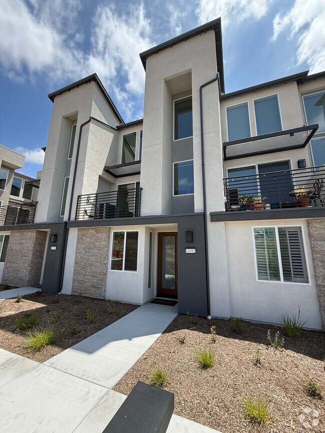 Building Photo - Brand New 2BR/2.5BA Townhome – 1669Sq Ft o...