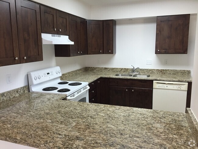 Building Photo - 1349 S Main St Rental