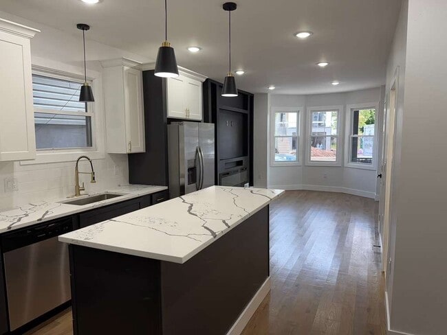 57 Montgomery Ave Unit 1