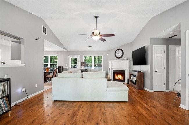 Photo - 131 Homestead Way