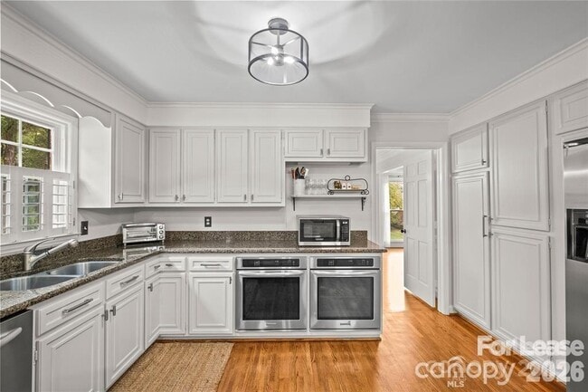 Photo - 3900 Braxton Dr