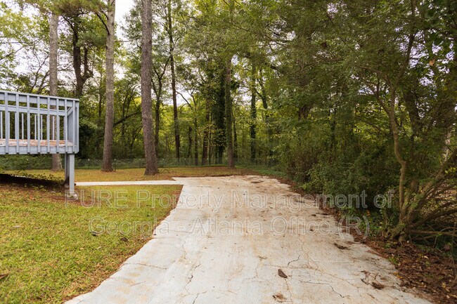 Photo - 1138 Gerald Pl SW Unit Apt B