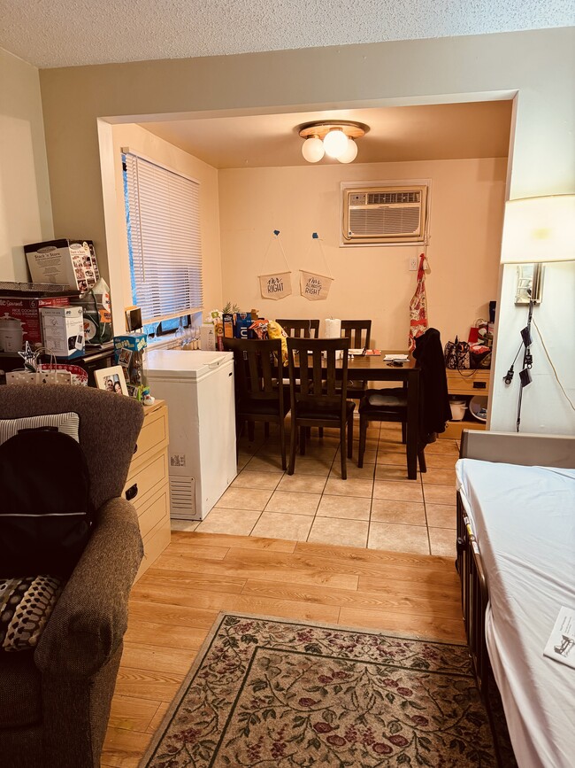 Dining room - 39 Lemon Tree Ct Unit 1