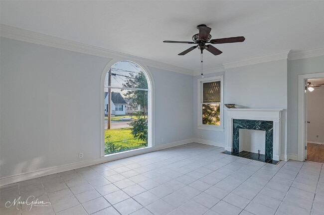 Photo - "Charming 3-Bed Oasis with Granite Touches & Hardwood Elegance in Bossier City!"