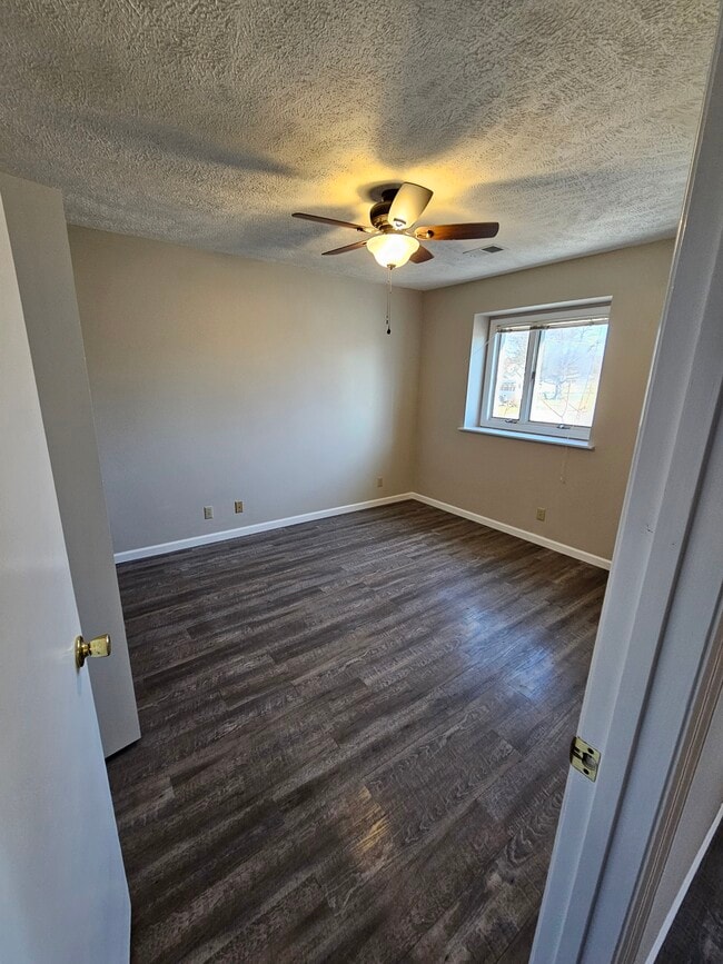 Photo - 215 N 3rd St