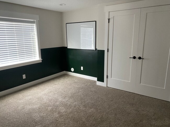 Photo - 909 Burke Ln