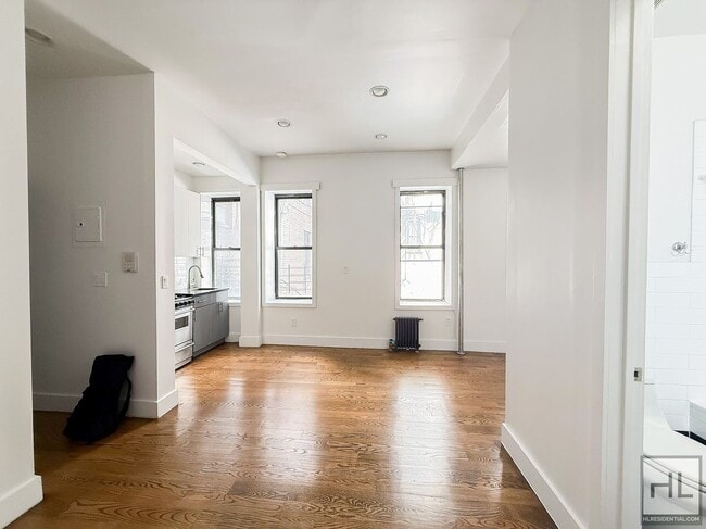 EASTERN PARKWAY / Crown Heights Studio 1-Bath