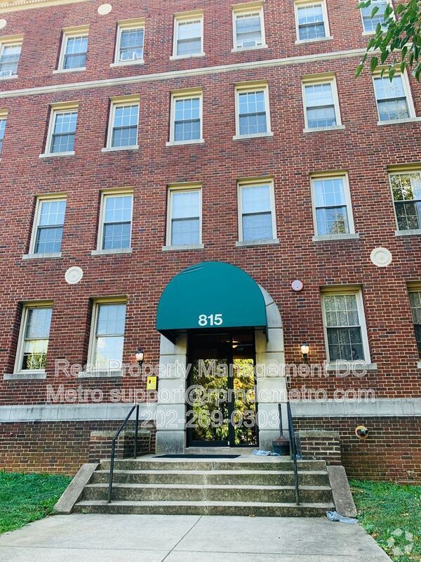 Building Photo - 815 Maryland Ave NE Rental